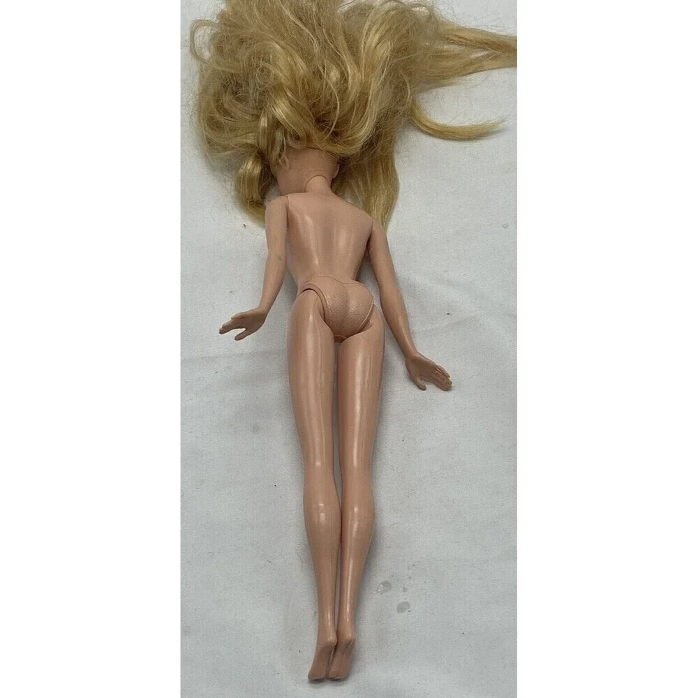 2009 Mattel Princess Barbie Fashionistas Blonde Doll Rapunzel